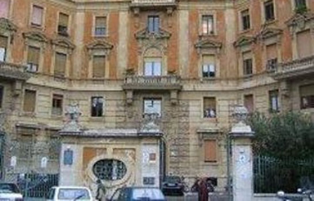 Roma Dei Papi Hotel De Charme Rome Great Prices At Hotel Info Roma dei papi hotel de charme serves a buffet breakfast in the morning. hotel info