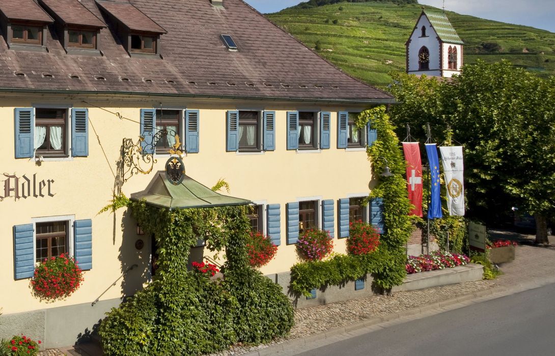 hotel schwarzer adler gasthof und weingut vogtsburg im kaiserstuhl oberbergen hotel info