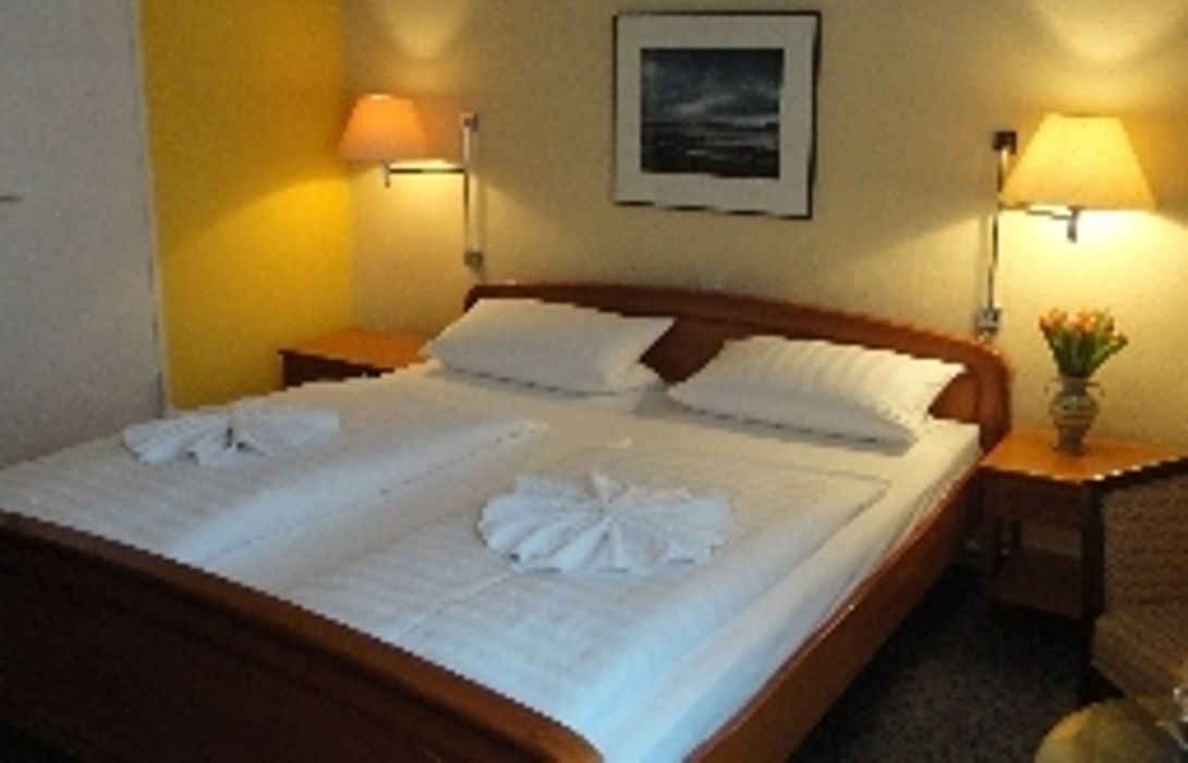 Hotel Xantener Eck In Berlin Great Prices At Hotel Info