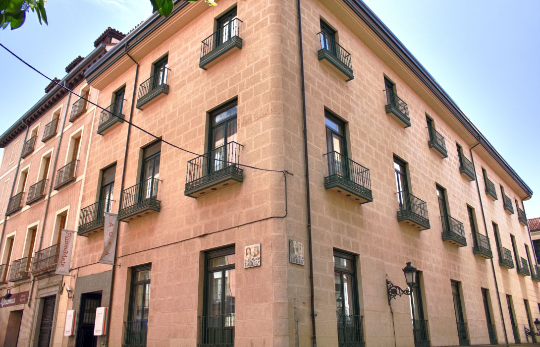Room Mate Laura Design Hotel Madrid Great Prices At Hotel Info