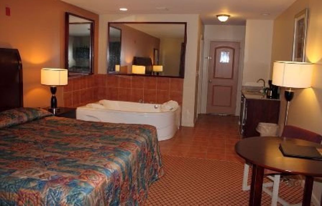 Loyalty Inn Wiscons In Wisconsin Dells Great Prices At Hotel Info