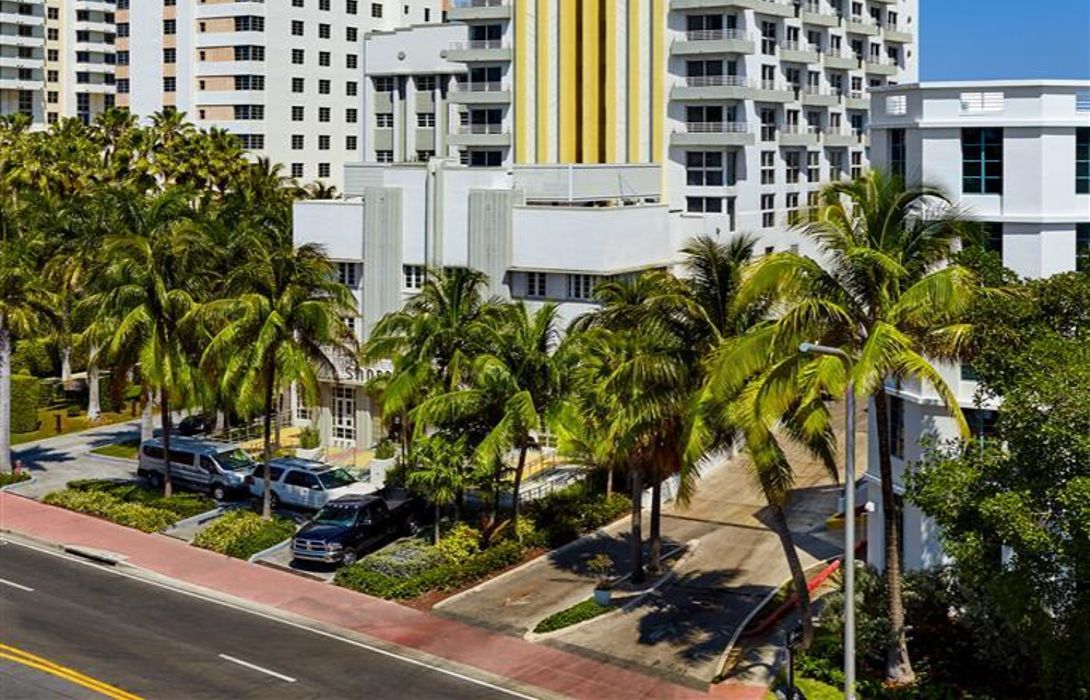 Hotel Royal Palm South Beach Miami A Tribute Portfolio Resort Miami Beach Great Prices At Hotel Info