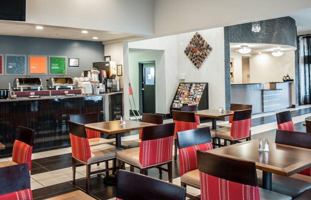 Hotel Comfort Suites Airport In Nashville Nashville Great