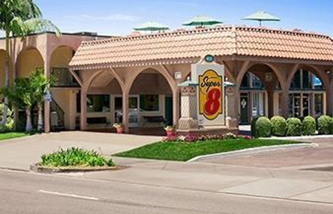 Hotel Super 8 Anaheim Nr Disneyland Great Prices At Hotel Info