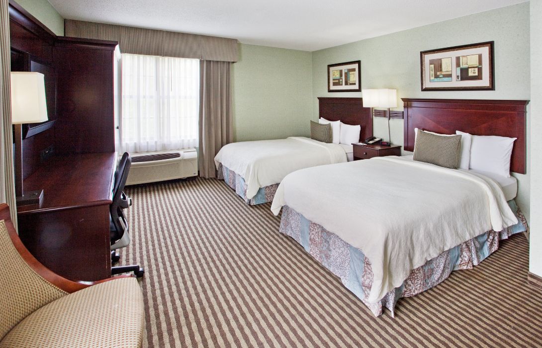 Holiday Inn Express Suites Atlanta Buckhead Hotel