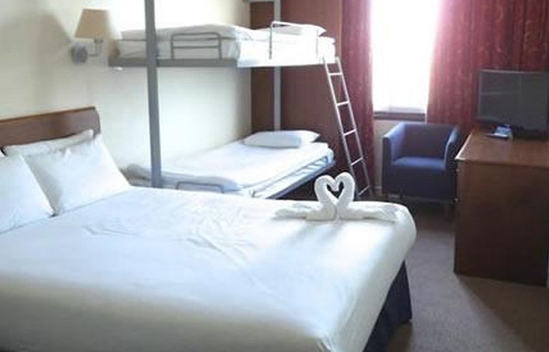 Airport Inn Gatwick In Horley Reigate And Banstead Hotel De