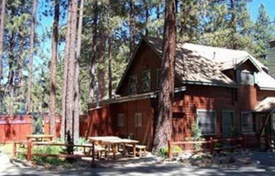 Hotel Golden Bear Cottages In Big Bear Lake Great Prices At