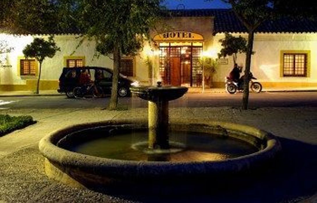 Hotel Hacienda La Laguna In Baeza Hotel De