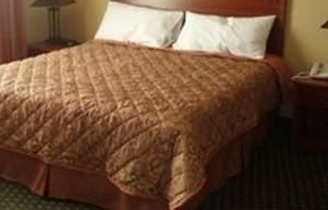 Hotel Gold Eagle Lodge In North Battleford Great Prices At