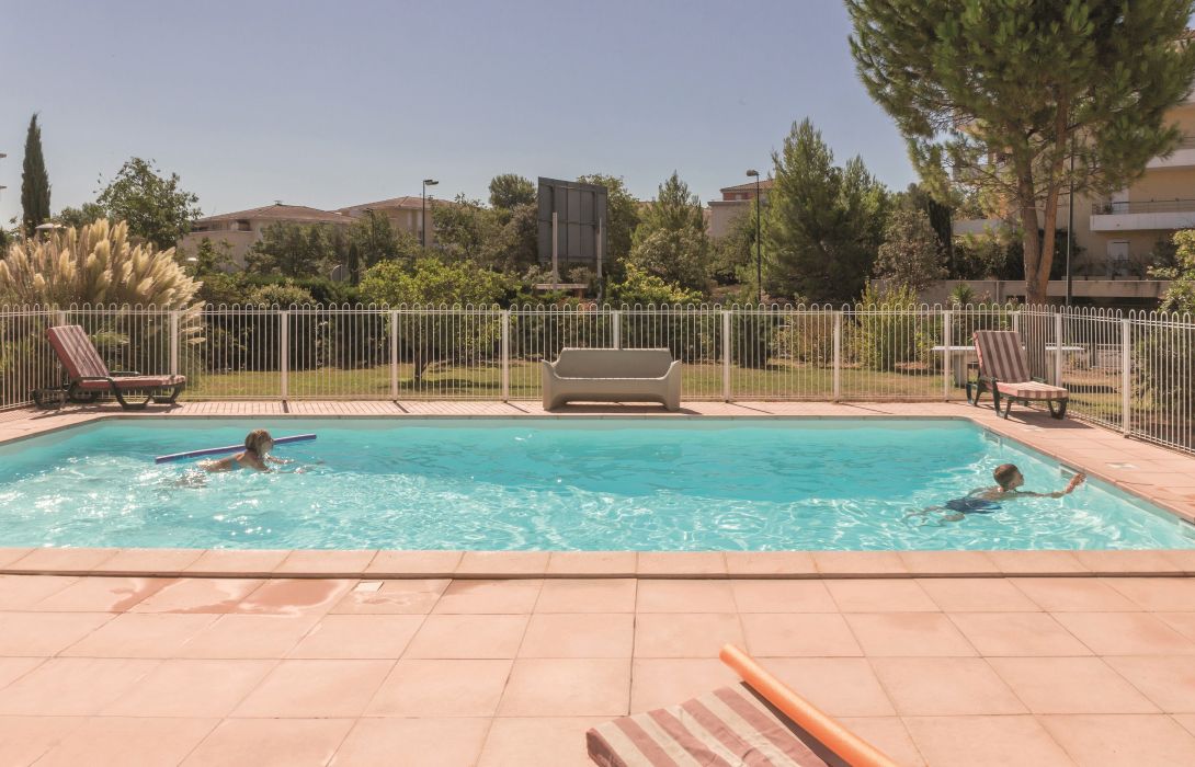 Bebe 9 Aix En Provence Les Milles Hotel Appart City Aix En Provence La Duranne Les Milles Aix En Provence Hotel Info