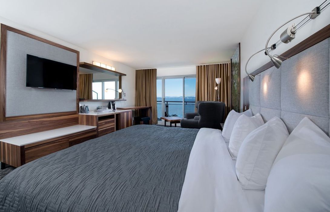 Hotel Auberge De La Pointe Riviere Du Loup Great Prices At Hotel Info