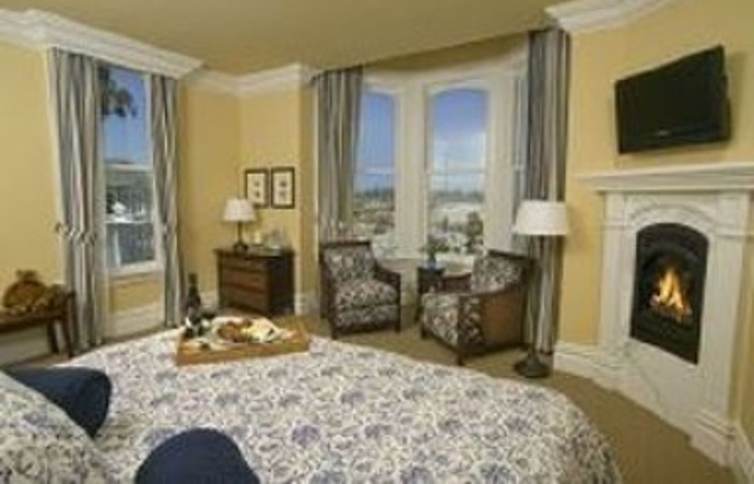 A Four Sisters West Cliff Inn Santa Cruz Great Prices At Hotel