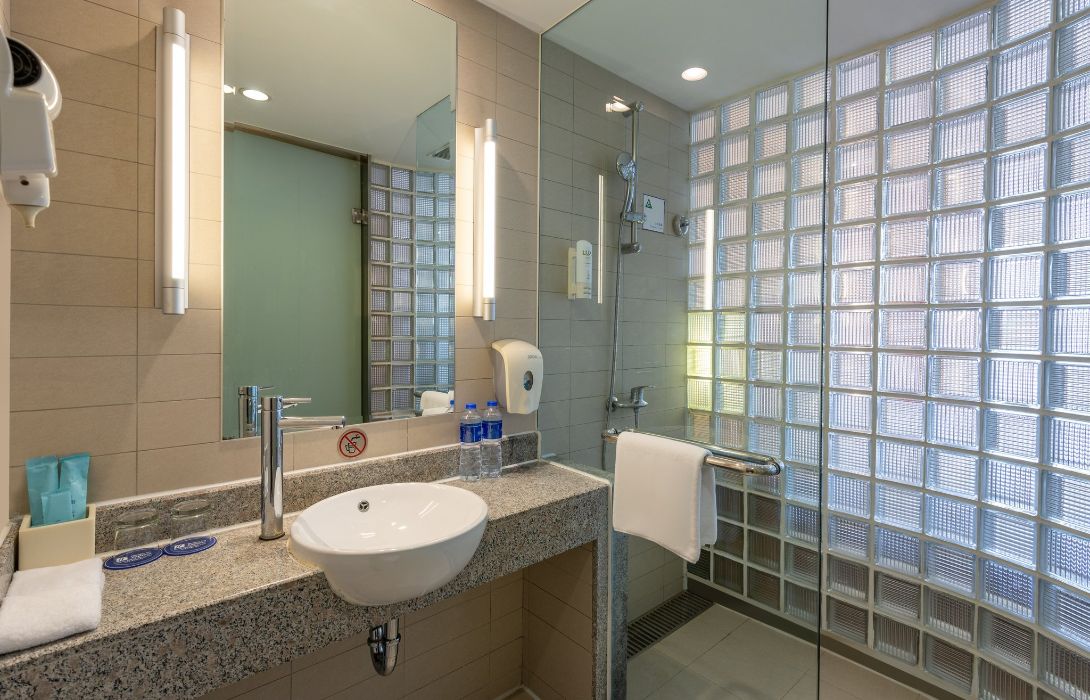 Holiday Inn Express Shanghai Wujiaochang Great Prices At Hotel Info