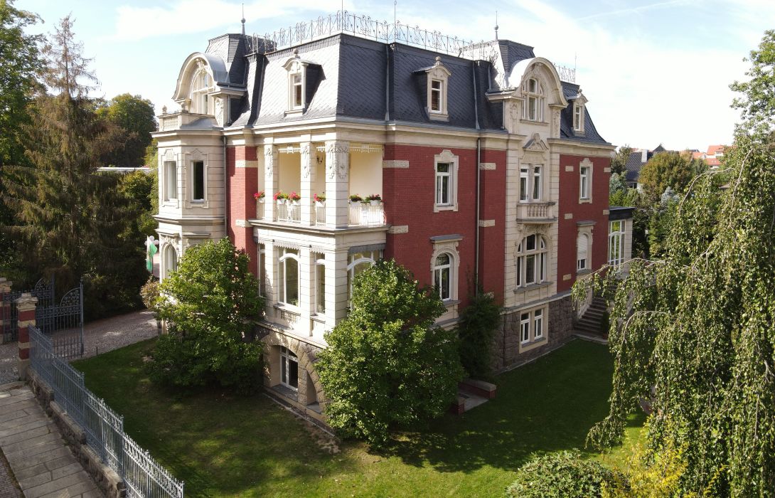 Hotel Villa Vier Jahreszeiten Crimmitschau Great Prices At Hotel Info