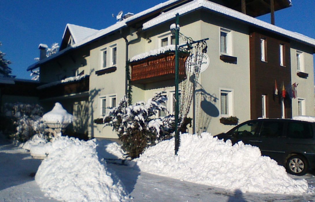 Villa Flora Familienhotel In Velden Am Worthersee Hotel De