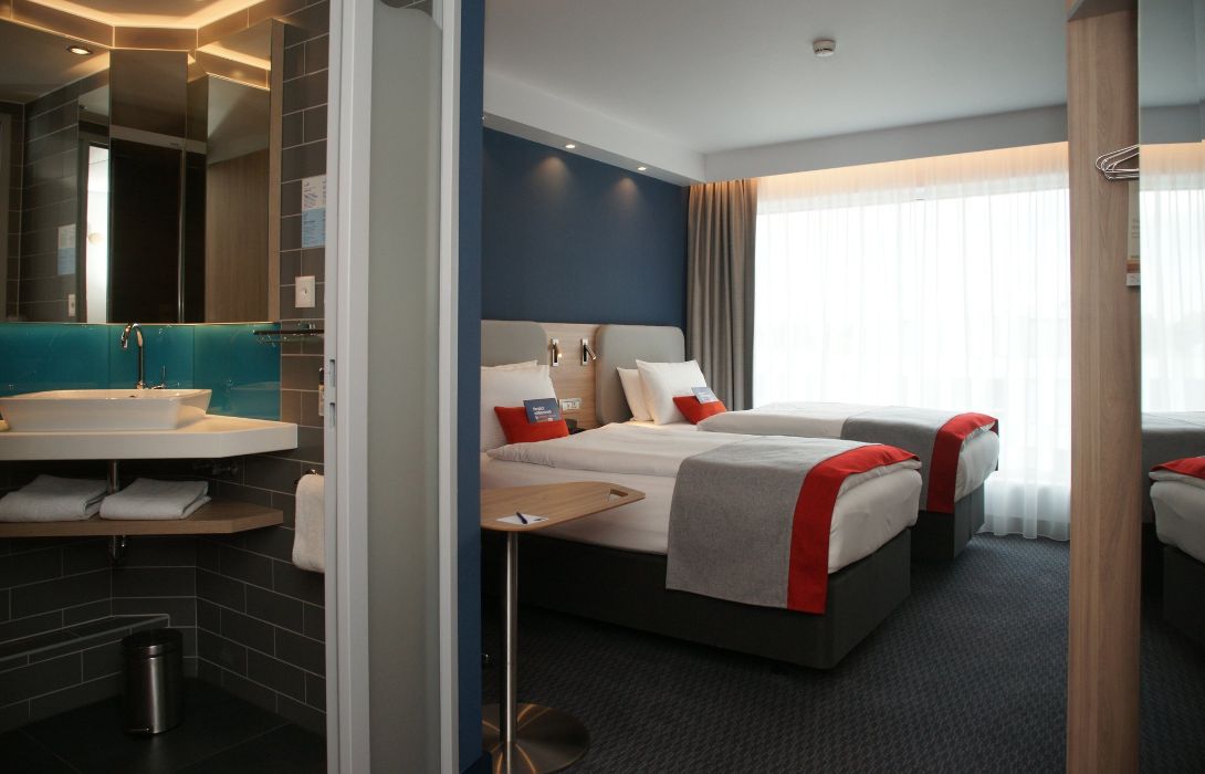 Holiday Inn Express Zurich Airport Rumlang Great Prices At Hotel Info