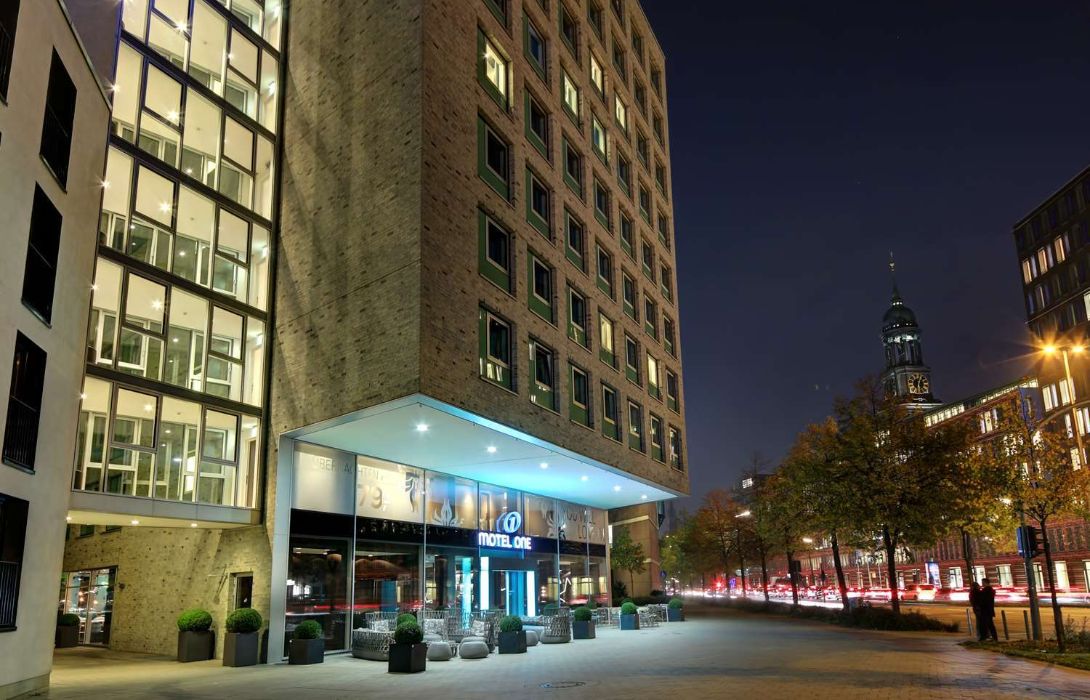 Motel One Am Michel Hamburg Great Prices At Hotel Info