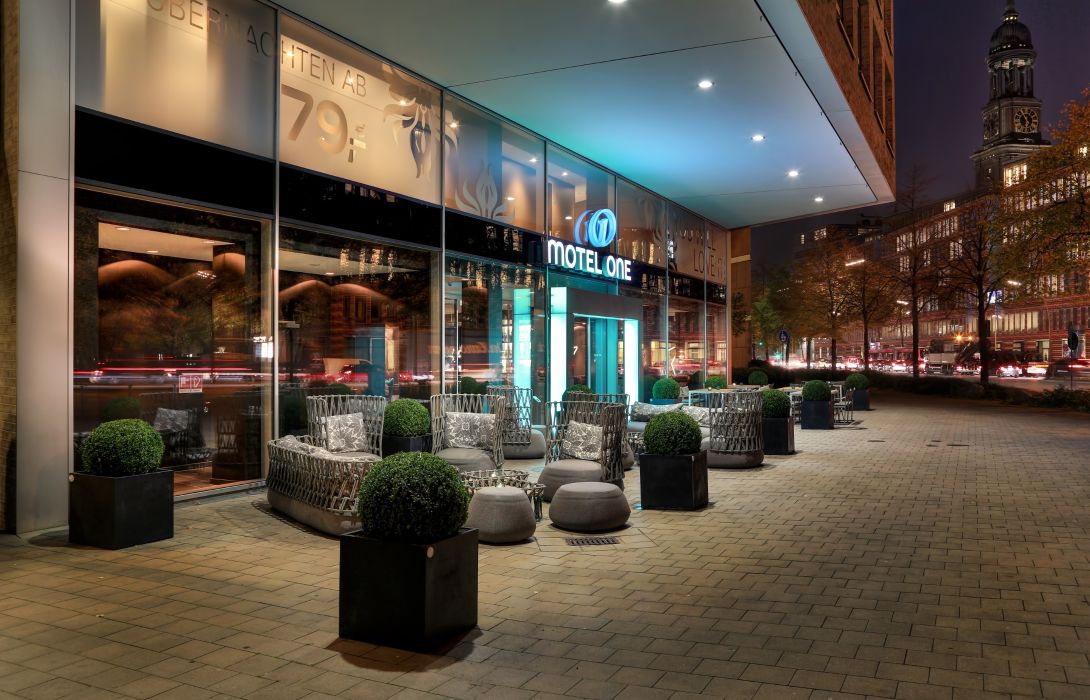Motel One Am Michel Hamburg Great Prices At Hotel Info