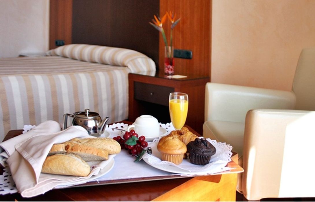 Hotel Montera Plaza Los Barrios Great Prices At Hotel Info