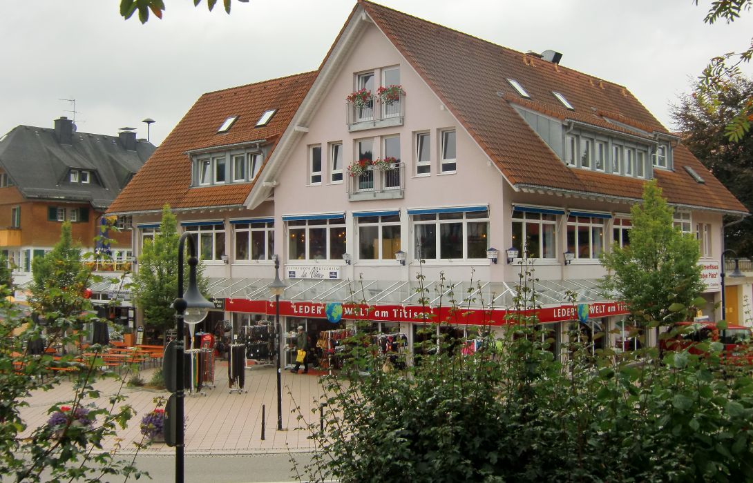 Hotel Am Roten Platz Appartementhaus In Titisee Neustadt Hotel De