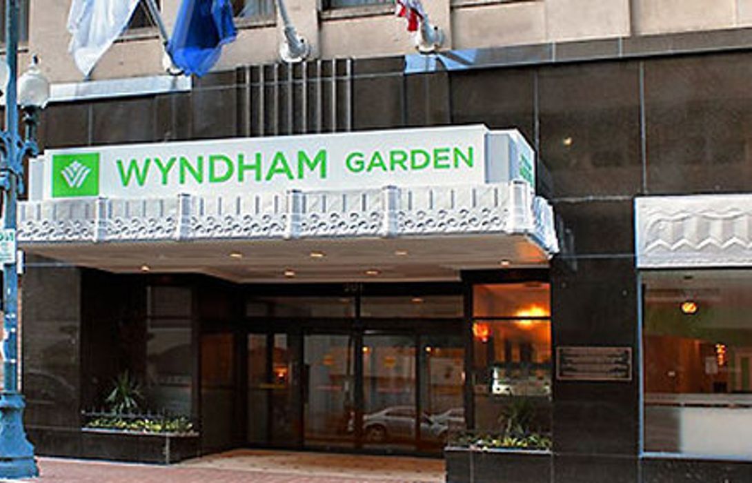 Hotel Wyndham Garden Baronne Plaza N In New Orleans Hotel De