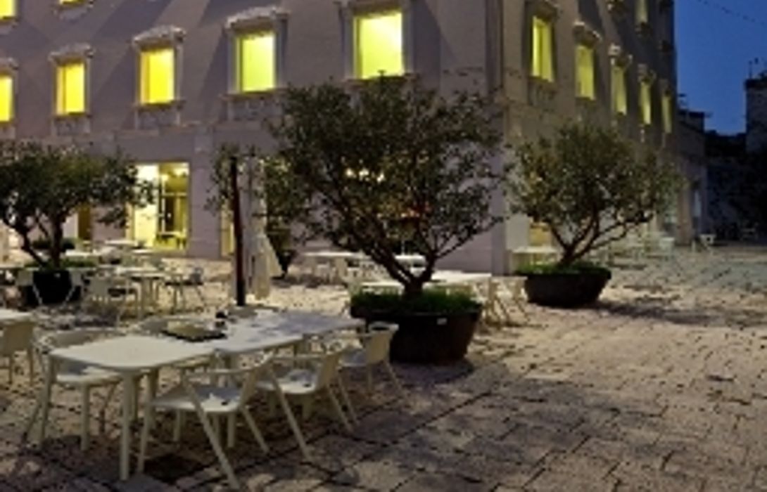Hostel goli&bosi design Goli Gummies