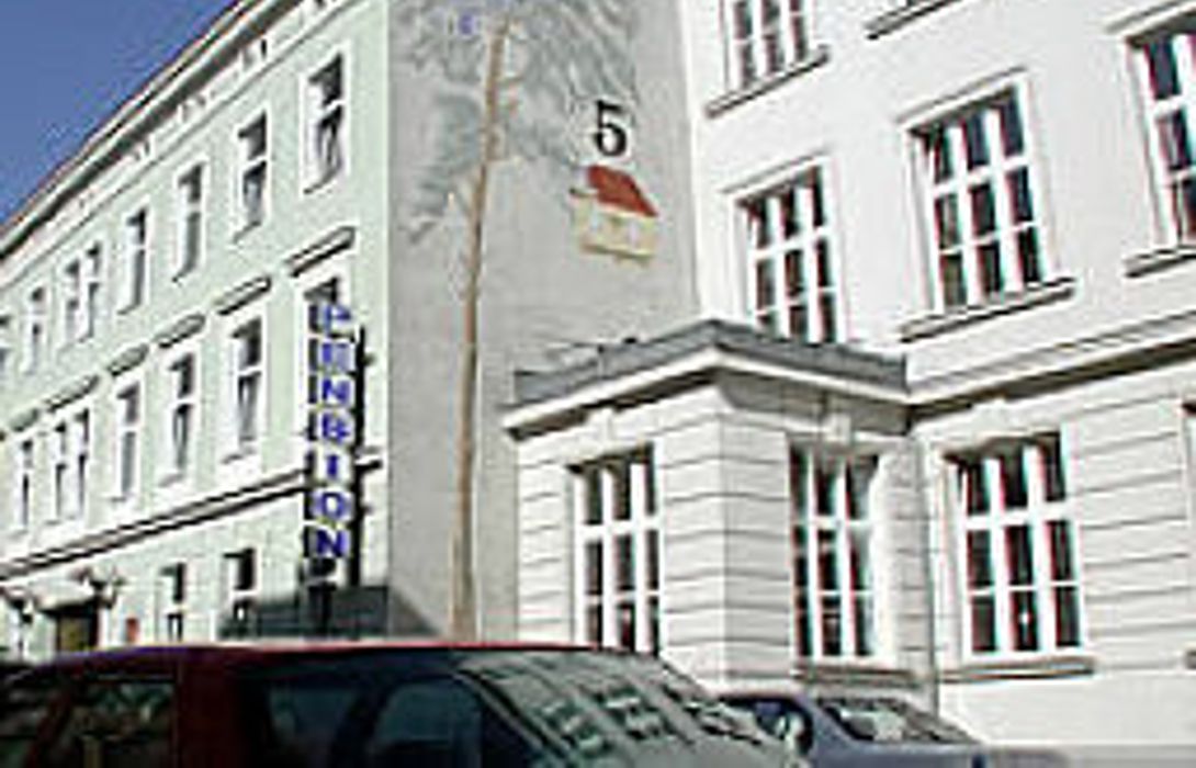 Pension Funfhaus Vienna Great Prices At Hotel Info