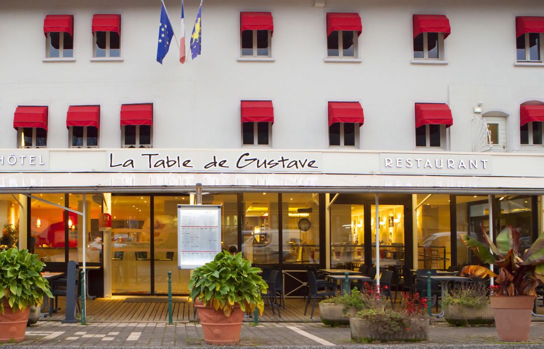 Hotel La Table De Gustave In Ornans Hotel De