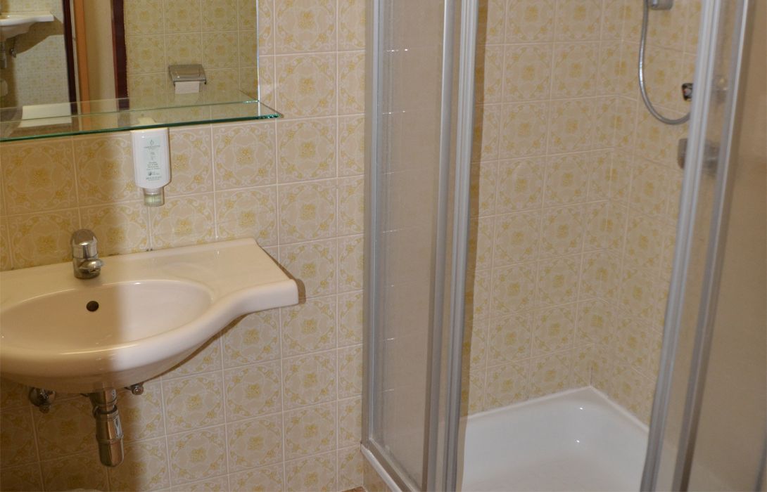 Parkhotel Garni In Bad Schallerbach Hotel De