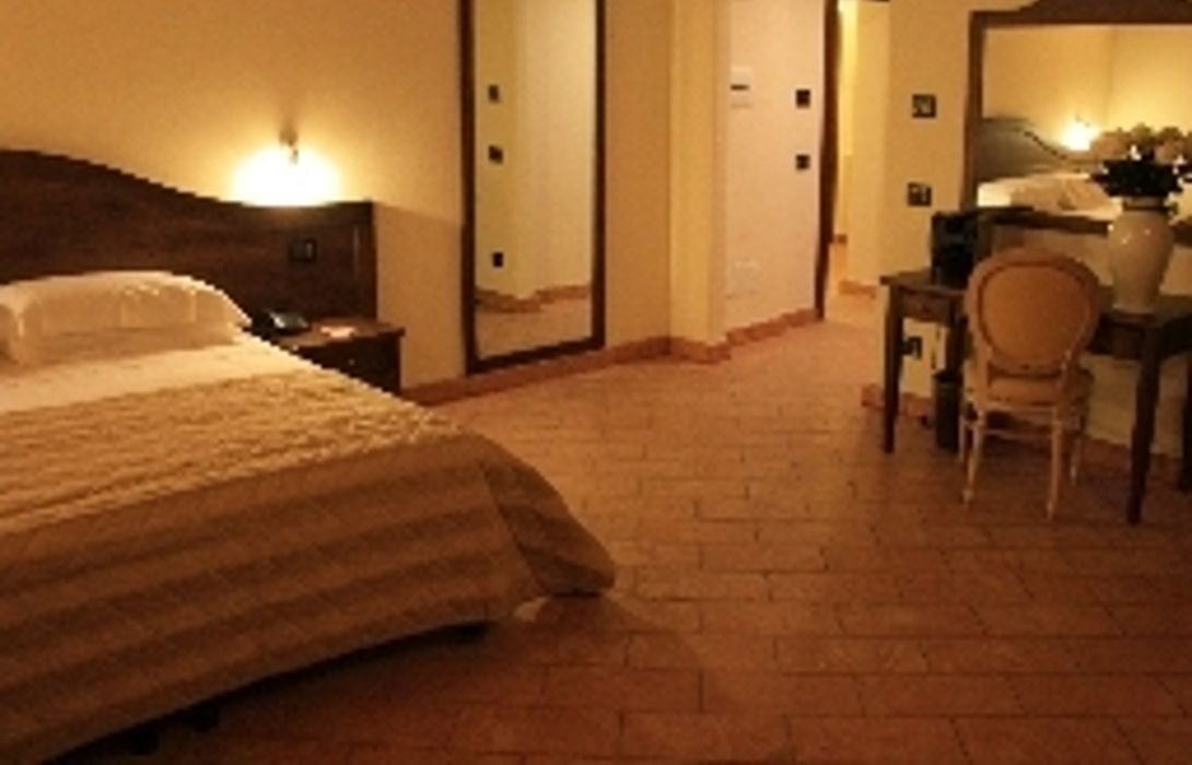 Hotel Cascina Canova In Uggiate Trevano Hotel De