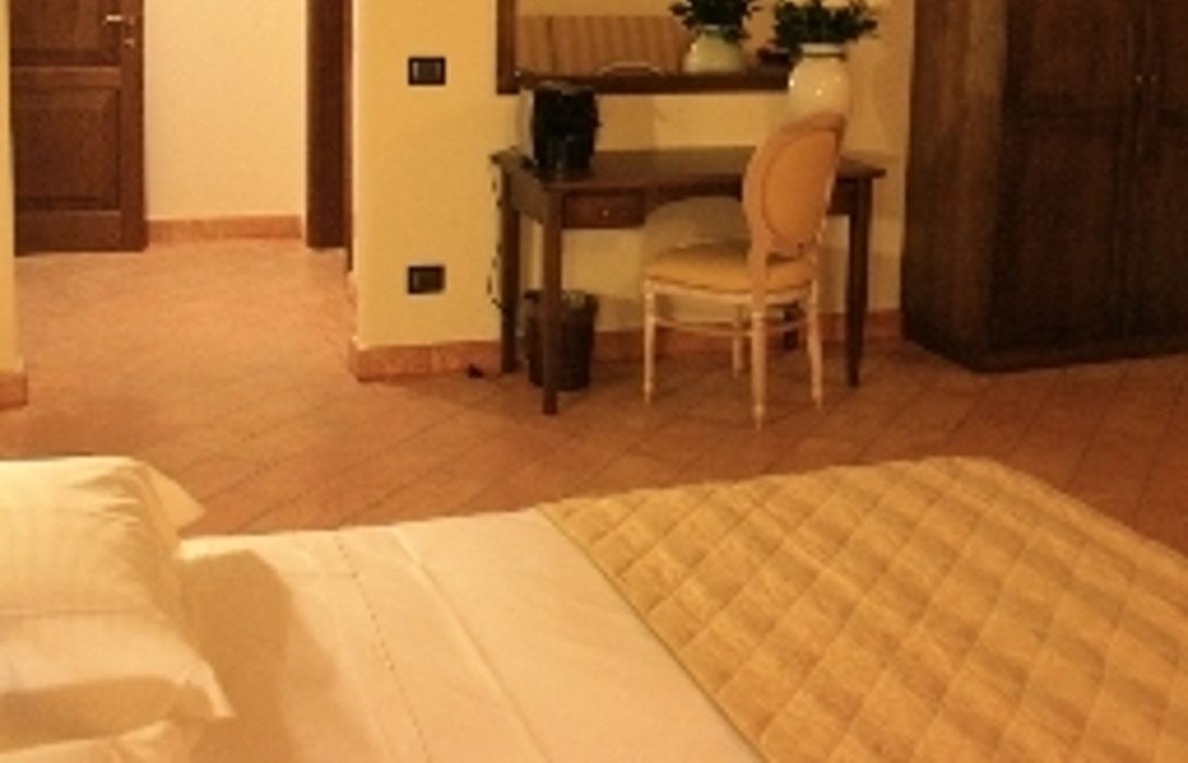 Hotel Cascina Canova In Uggiate Trevano Hotel De