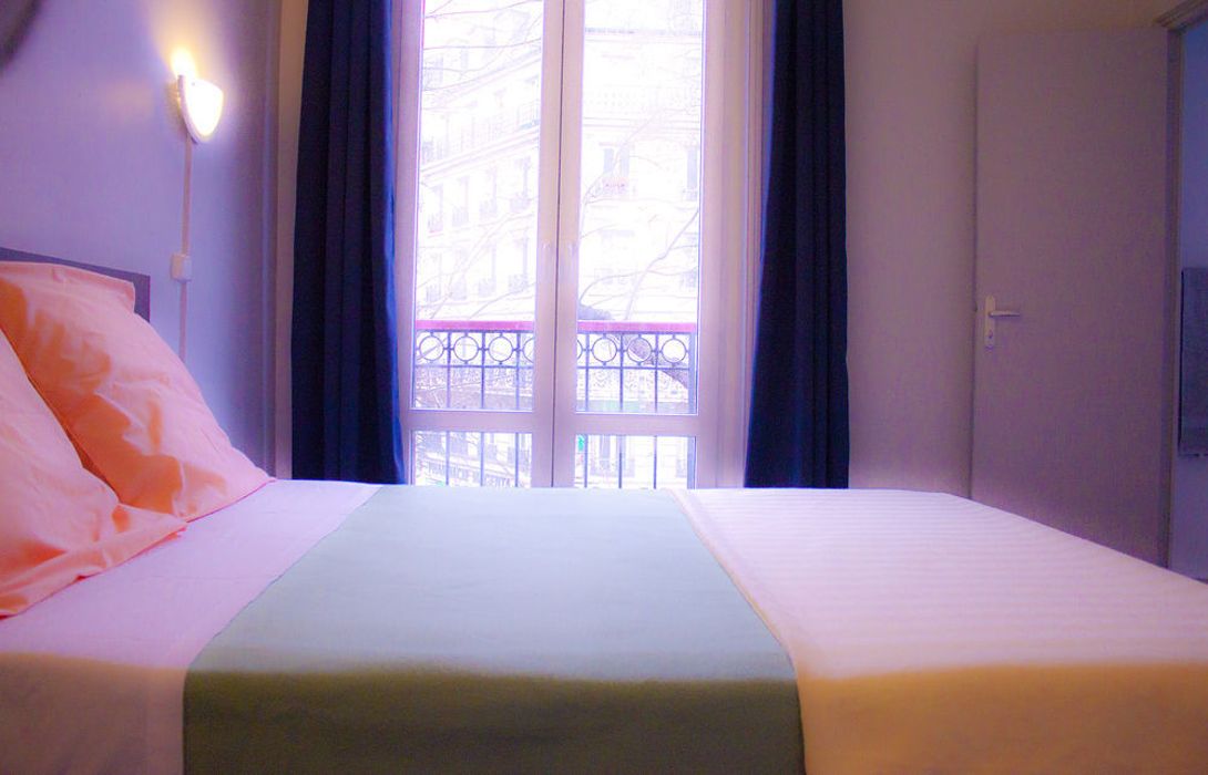 Hotel Le 17 In Paris Hotel De