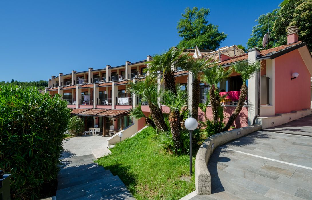 Hotel Belvedere In Manerba Del Garda Hotel De