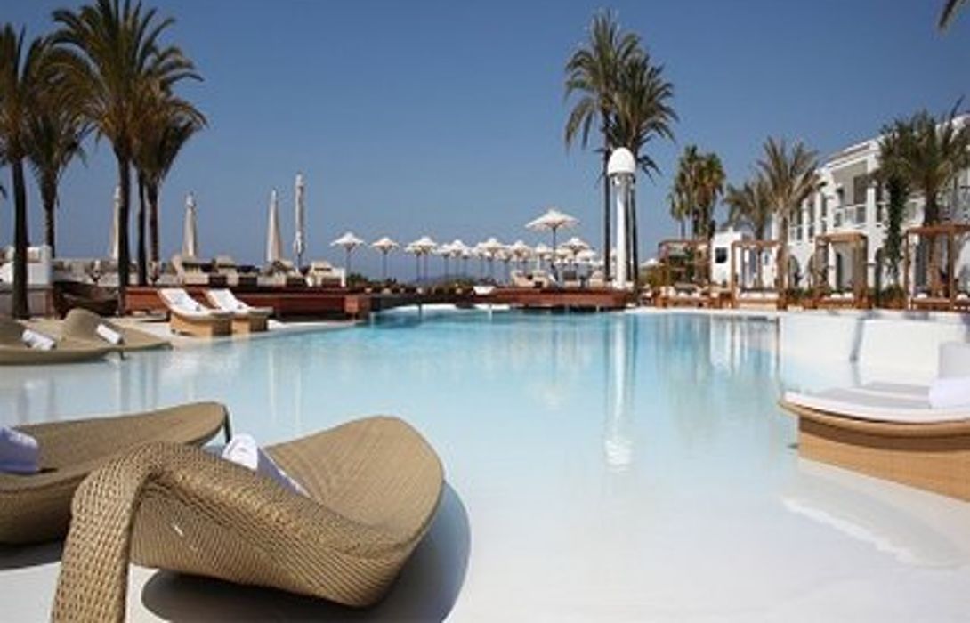 Hotel Destino Pacha Ibiza Resort Santa Eularia Des Riu Great Prices At Hotel Info For well over 10 years, mark and his innovative toolroom records have helped shape the sounds of today and this time set fire to the pacha festival party.
