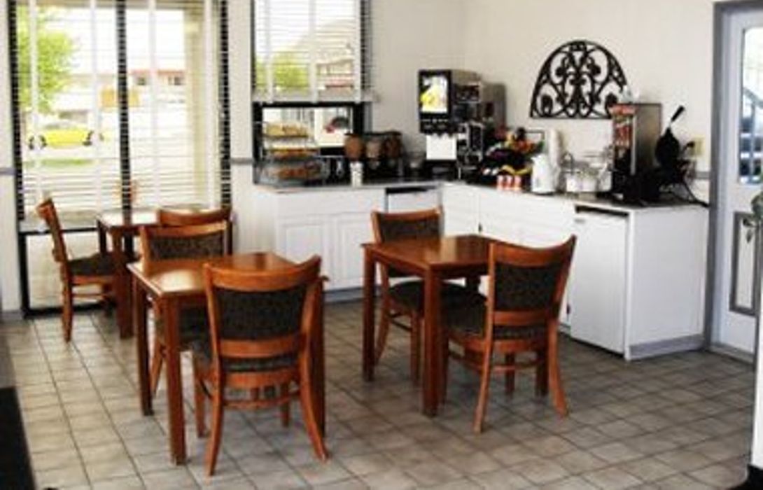 Hotel Super 8 Wendover Great Prices At Hotel Info