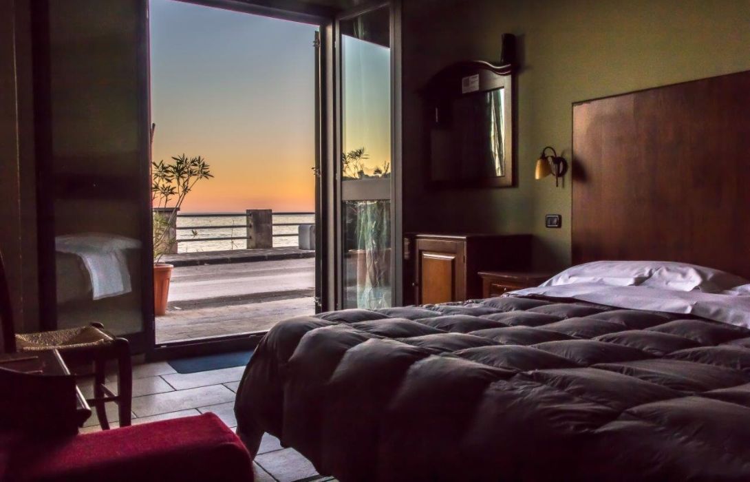 capomulini hotel dimora storica acireale hotel info