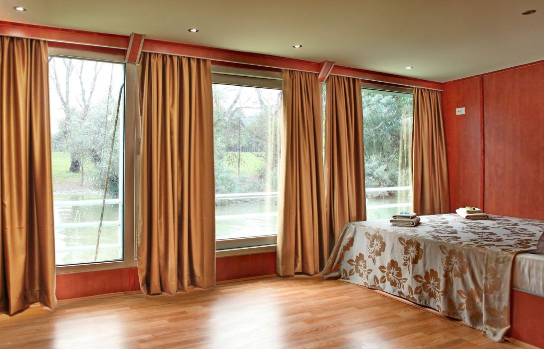 Hotel Compass River City Boatel In Belgrad Hotel De