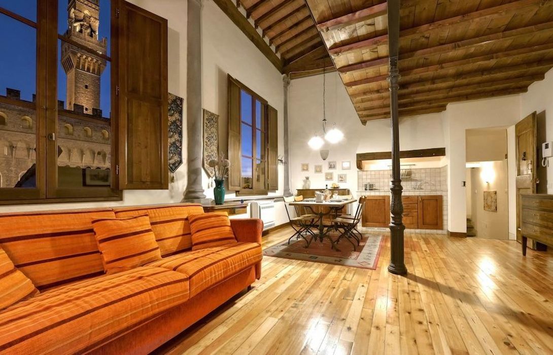 Hotel Palazzo Uguccioni Apartments In Florenz Hotel De