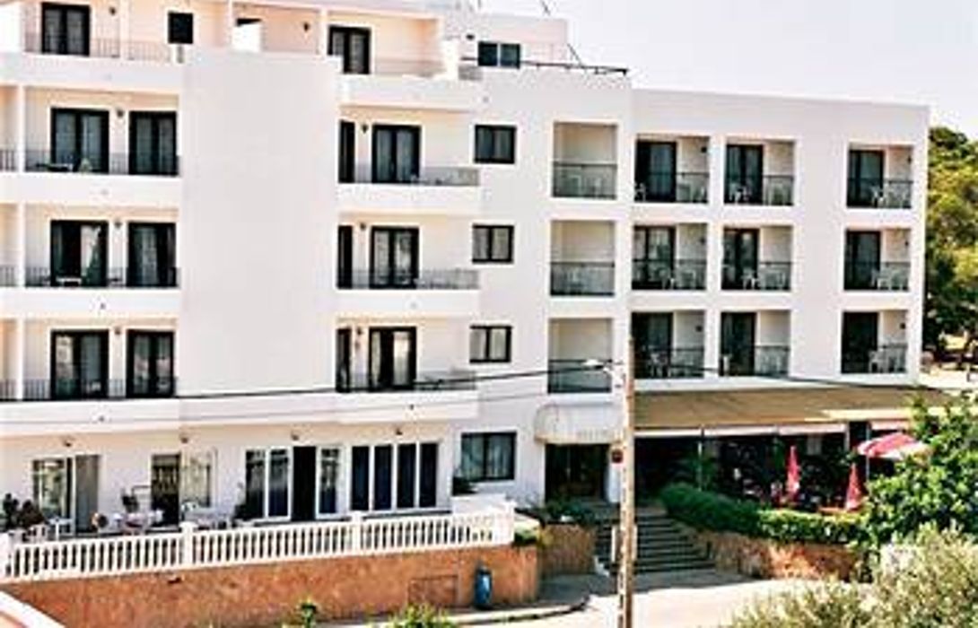 Hotel La Perla AP Residence - Santa Eulària des Riu – Great prices at HOTEL  INFO