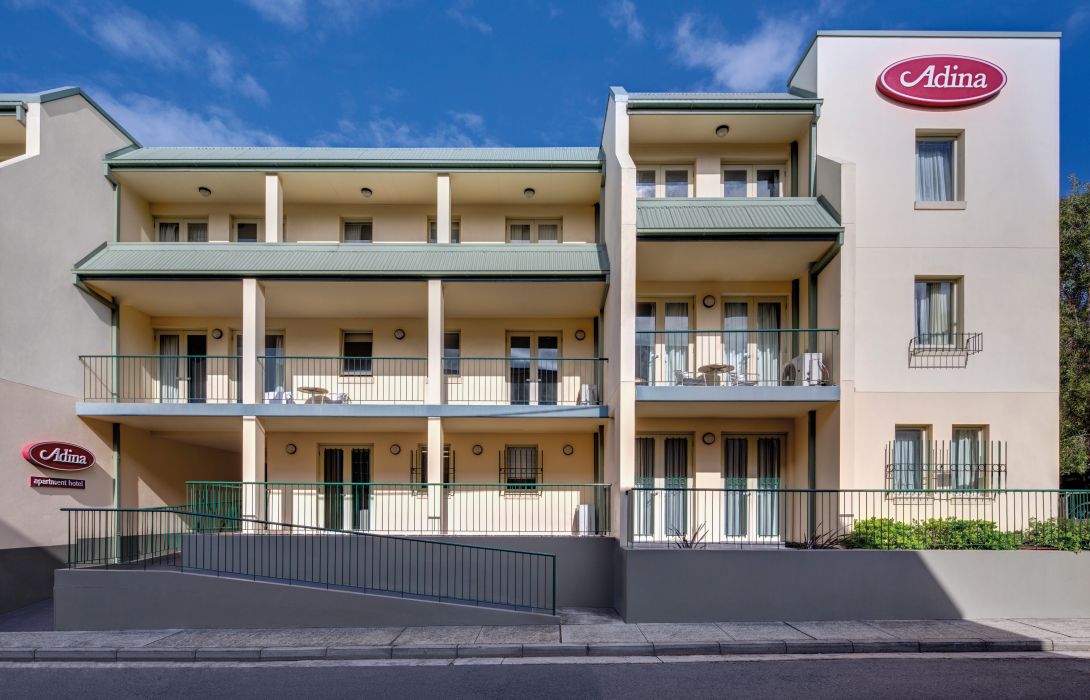 Adina Apartment Hotel Sydney Chippendale Waterloo Great Prices At Hotel Info