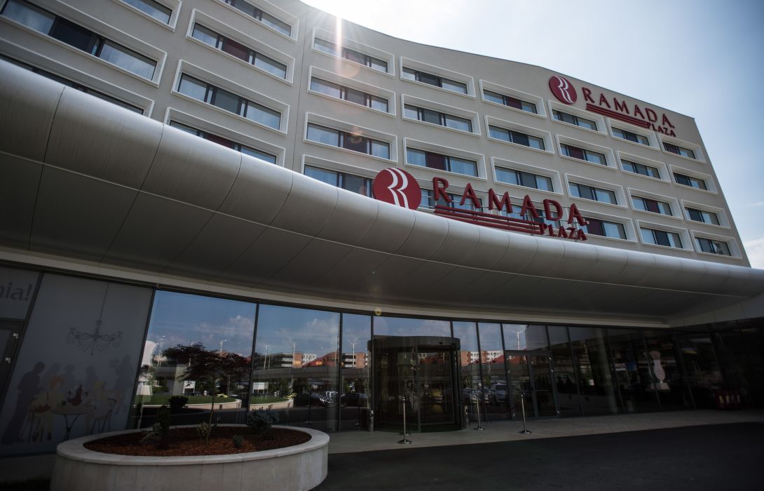 Hotel Ramada Plaza Craiova Great Prices At Hotel Info