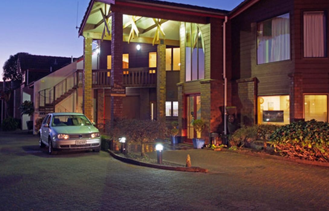 Comfort Inn Cascades In Taupo Great Prices At Hotel Info
