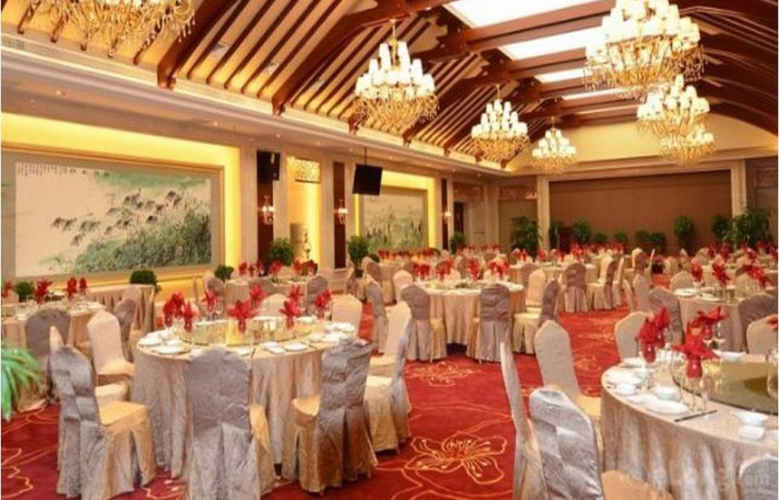Guo Mao Hotel In Jiamusi Hotel De Thai, chinese, japanese, indonesian, singaporean, sichuan and mongolian dishes are all offered.1. hotel de