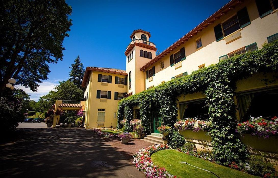 Columbia Gorge Hotel In Hood River Hotel De