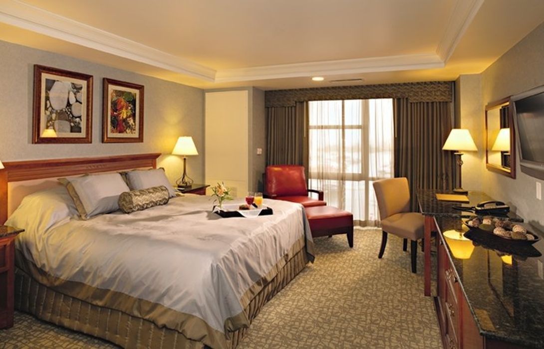Hotel Chukchansi Gold Resort Casino in Coarsegold - Great prices ...