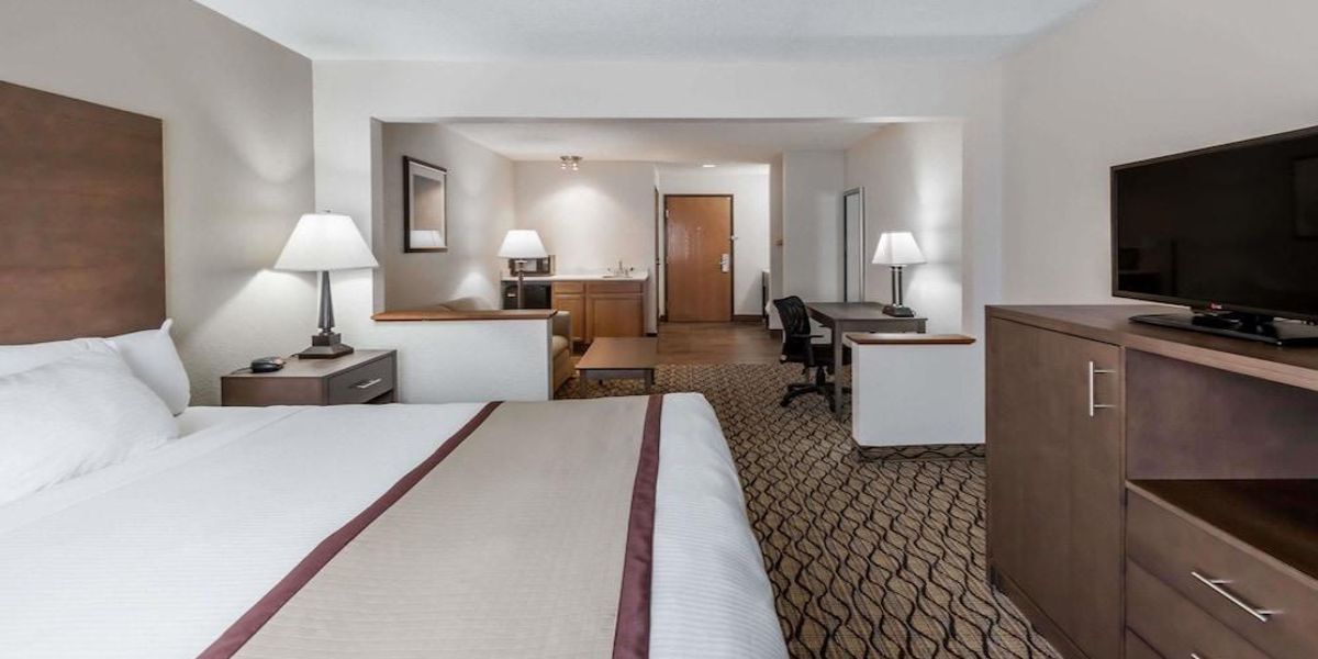 Baymont Inn & Suites Auburn