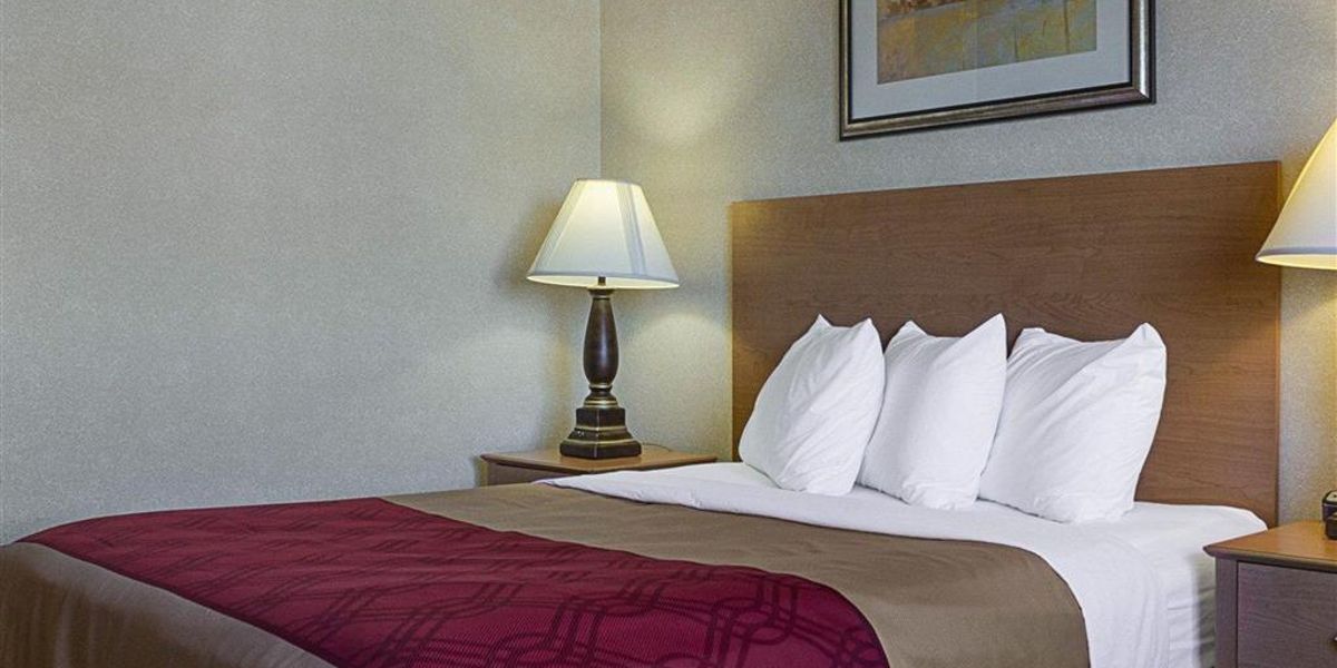 Econo Lodge West (Fargo)
