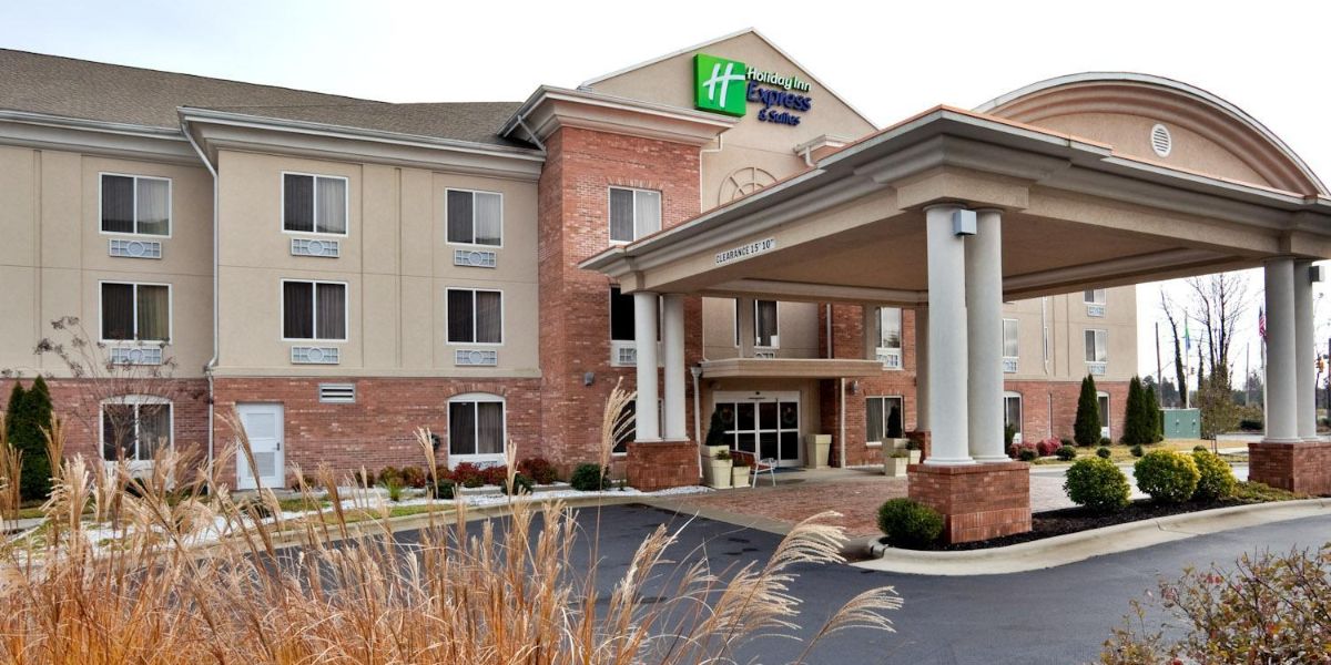 Holiday Inn Express & Suites HIGH POINT SOUTH (Archdale)
