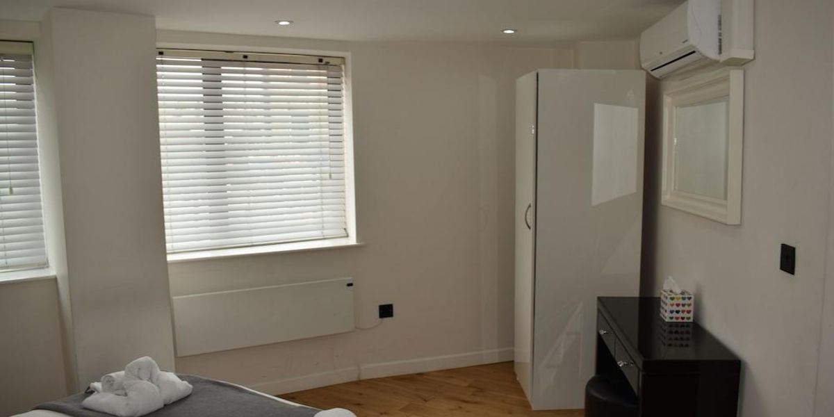 Chelsea Bridge Apartments (London)