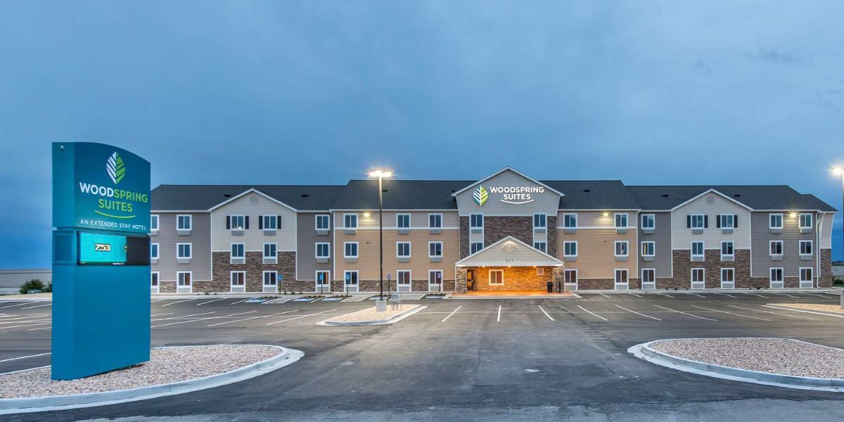 WOODSPRING SUITES BURLINGTON (Burlington)